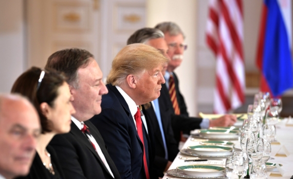 Донбасс перейдет России — Путин требует этого: Зеленский едет к Трампу