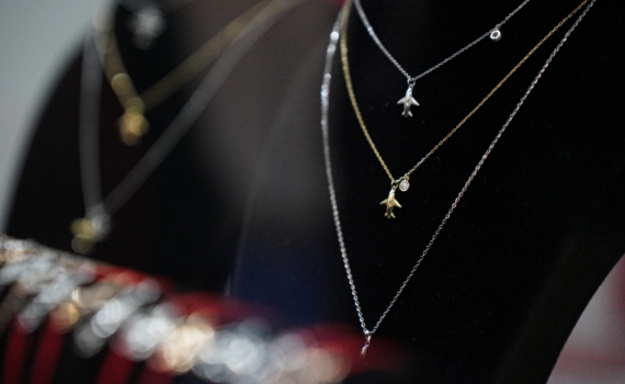 Золото с серебром — теперь нормально: как изменились законы ювелирной моды Золото с серебром — теперь нормально: как изменились законы ювелирной моды